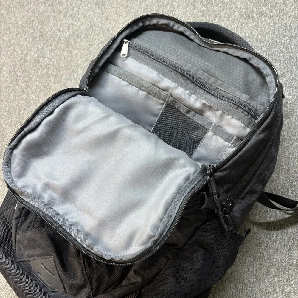 The North Face Lapttop Backpack Flexvent Black Large Recon